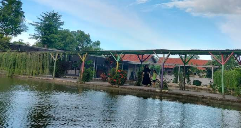 Kolam Pemancingan Ulam Asih Penganjang